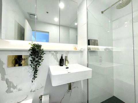 GREEN Skyline View2BR Close To Easter Show - Travel Search 1