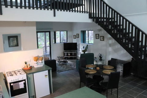 GREEN TREES CHALET Australia Zoo Close By - Travel Search 0