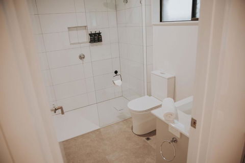 Greenacres Motel - Travel Agents 4