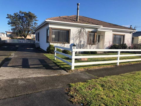 Guesthouse On Grant Street - Travel Search 2