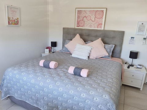 GUESTHOUSE On REGENT Bed & Breakfast - Travel Search 2