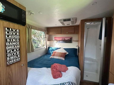 Heated Caravan With All The Trimmings - Travel Search 1