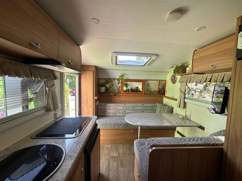 Heated Caravan With All The Trimmings - Travel Search 2