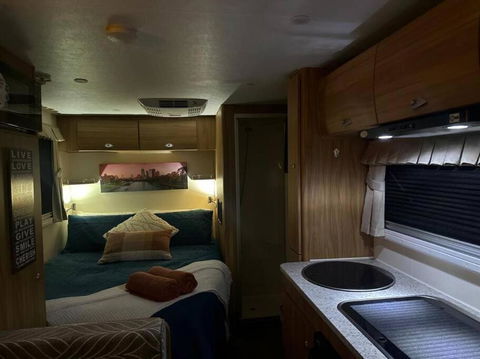 Heated Caravan With All The Trimmings - Travel Search 3
