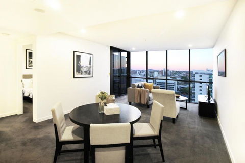 Hearty Milton Apartments - Cruises Travel 3