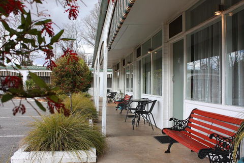 Hi Way Motor Inn - Travel Agents 1