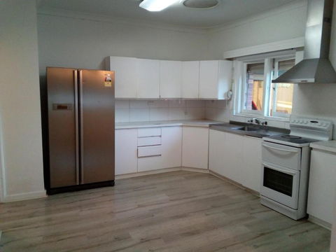 Homestay Upon Kenwick Station - Travel Search 0