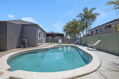 Home Away From Home - Tourism Guide 0