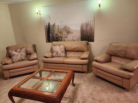Home Offers Stunning Views - Travel Search 0