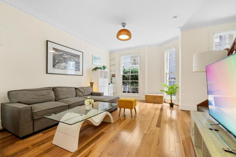 Ideally Located 3 BR With Parking & Central & Darling Harbour-10 Mins Walk - Cruises Travel 2