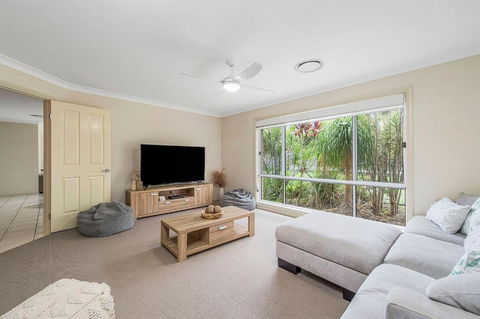 Iluka Breeze - Tourism Guide 1