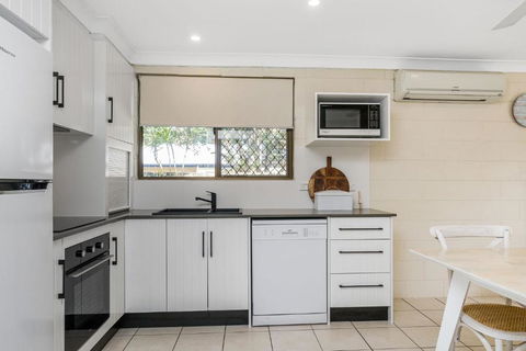 Iluka Villa 10 - Tourism Guide 0