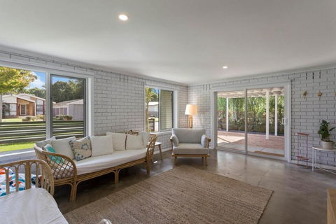 Imollu Beach House 5-Bed 2 5-Bath - Tourism Guide 3