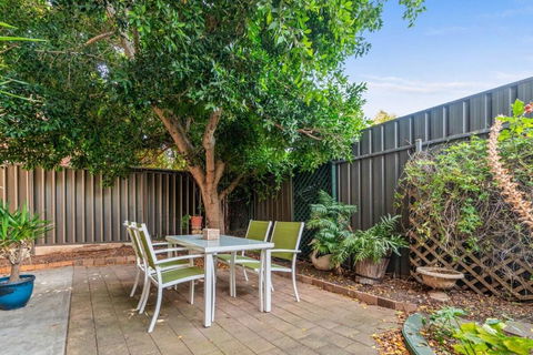 In Between City Sea & Airport - 2BR Vacation Home - Tourism Guide 3