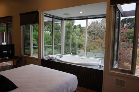 Indulge At Daylesford - Tourism Guide 1