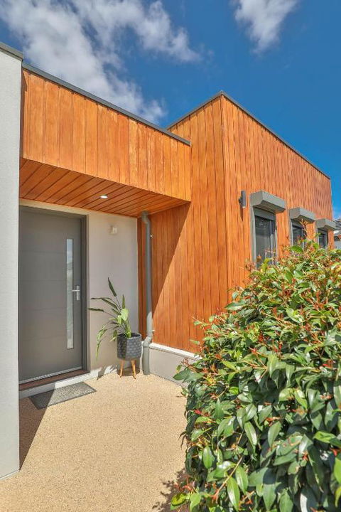 Indulge Luxury Homes - Dockside Marina - Tourism Guide 2