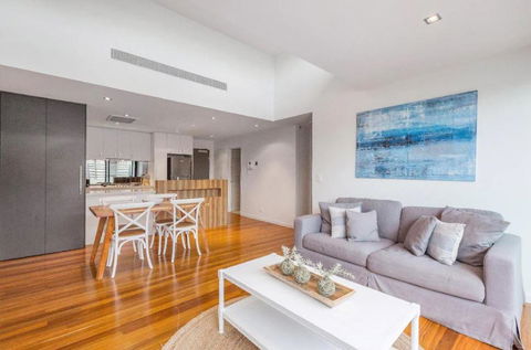 Hotel Lifestyle Home Living In Williamstown - Travel Agents 0