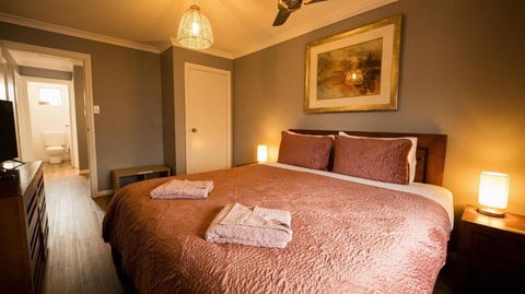 Inviting Seaside Abode - Tourism Guide 3