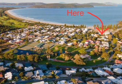 Inviting Seaside Abode - Tourism Guide 0