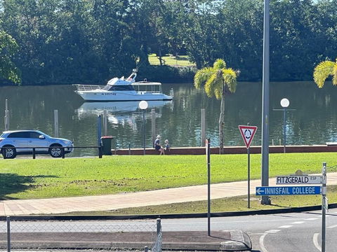 Innisfail Riverfront Motel - Tourism Guide 1