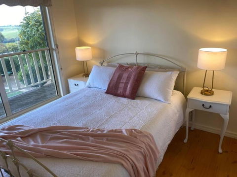 IRONBARK FARM Farmhouse On 52 Acres In The Scenic Yarra Valley - Cruises Travel 3