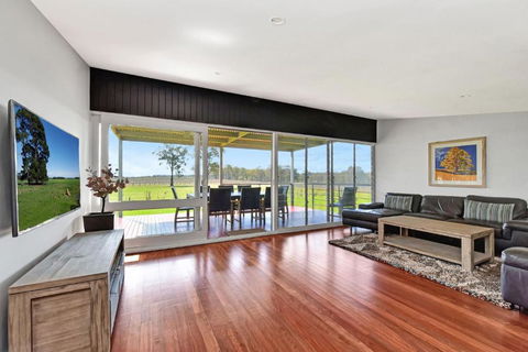 Ironbark Hill Retreat - Tourism Guide 2