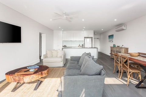 Ishtar Apartment 10- Water Views - Tourism Guide 2