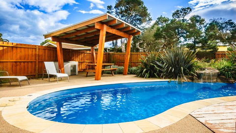 Island Oasis - Tourism Guide 0
