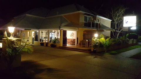 Admiral Nelson Motor Inn - Cruises Travel 0