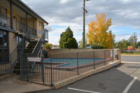 Adrian Motel - Travel Search 0