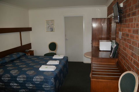 Adrian Motel - Travel Search 3