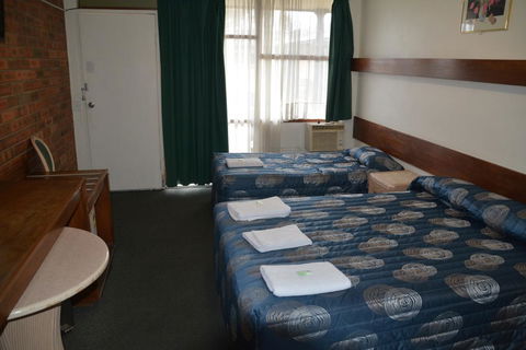 Adrian Motel - Travel Search 2