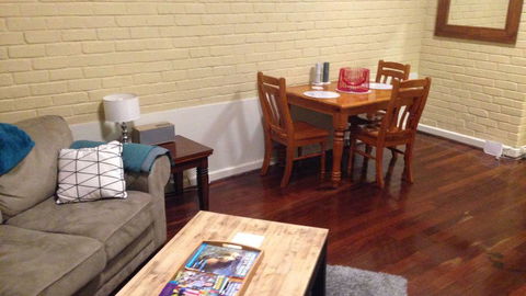 Affordable & Comfortable Apartment On Langley Park - Tourism Guide 0