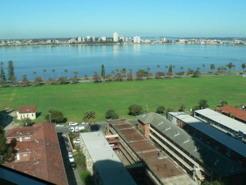 Affordable & Comfortable Apartment On Langley Park - Tourism Guide 2
