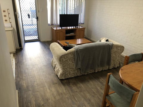 Affordable Comfortable Inglewood Apartment+Pool - Tourism Guide 1