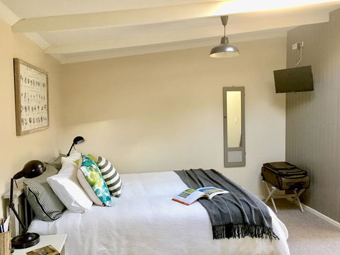 Aggie's Bed And Breakfast - Tourism Guide 1