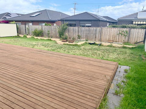 AHA Family Holiday House With Huge Backyard - Tourism Guide 1