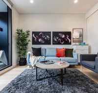 Air Conditioned One Bedroom with Pool Close To CBD - Cruises Travel