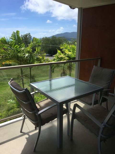 Airlie Central Apartments - Tourism Guide 1