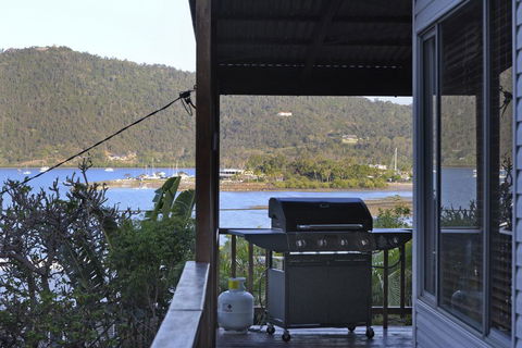 Airlie Getaway - Airlie Beach - Travel Search 1