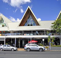 Airlie Waterfront Accommodation - Tourism Guide