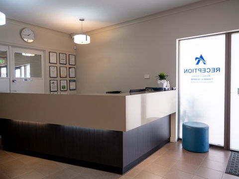Airport Admiralty Motel - Cruises Travel 1