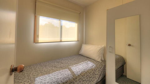 Airport Tourist Village Melbourne - Cruises Travel 1