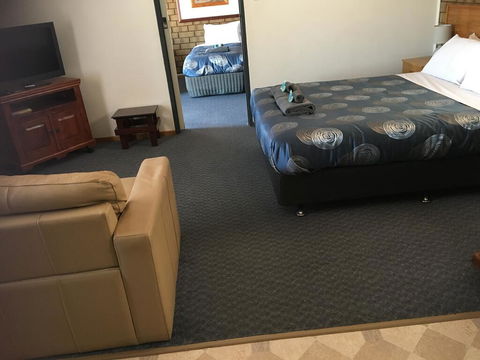 Airport Whyalla Motel - Tourism Guide 1