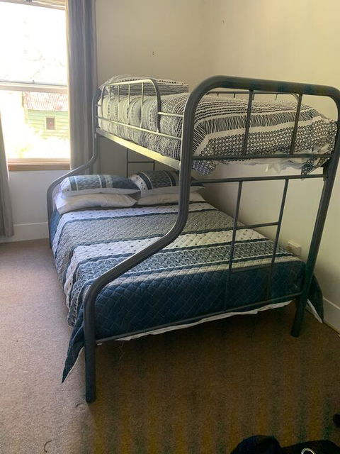 Akoonah Cottage - Tourism Guide 2