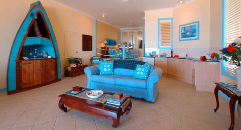 Al Mare Beachfront Retreat - Tourism Guide 2