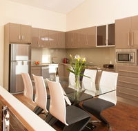 Albany Waves - Travel Agents