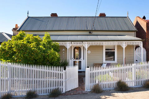 Albert Cottage - Tourism Guide 0