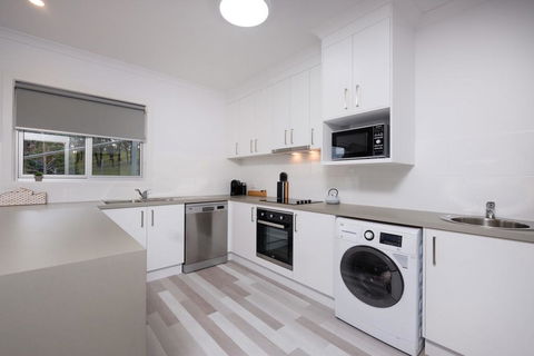 Albury Yalandra Apartment 3 - Tourism Guide 3