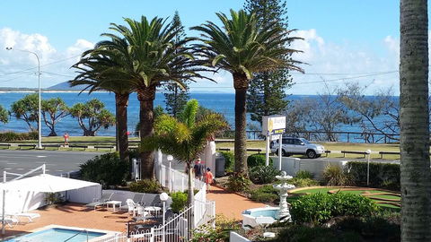 Alex Headland Beachfront - Tourism Guide 0